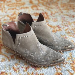 Jeffrey Campbell SZ 9 Studded Western Bootie